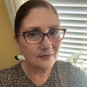 Meet your Posher, Laura